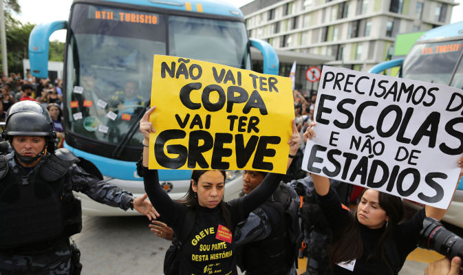 brasile_proteste_10_22698_immagine_ts673_400